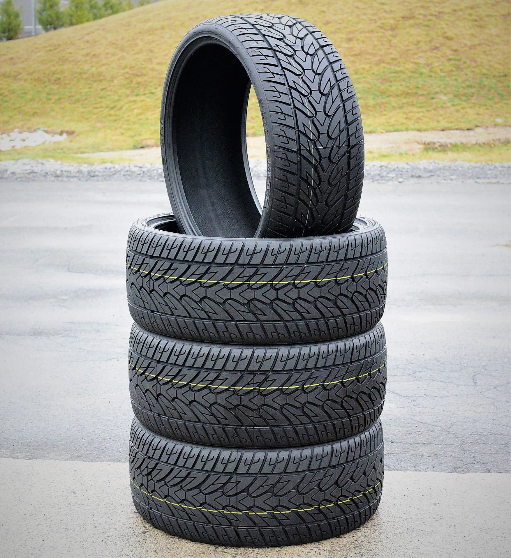 Set of 4 Fullway HS266 305/35R24 112V XL Performance a/s All Season Tires
