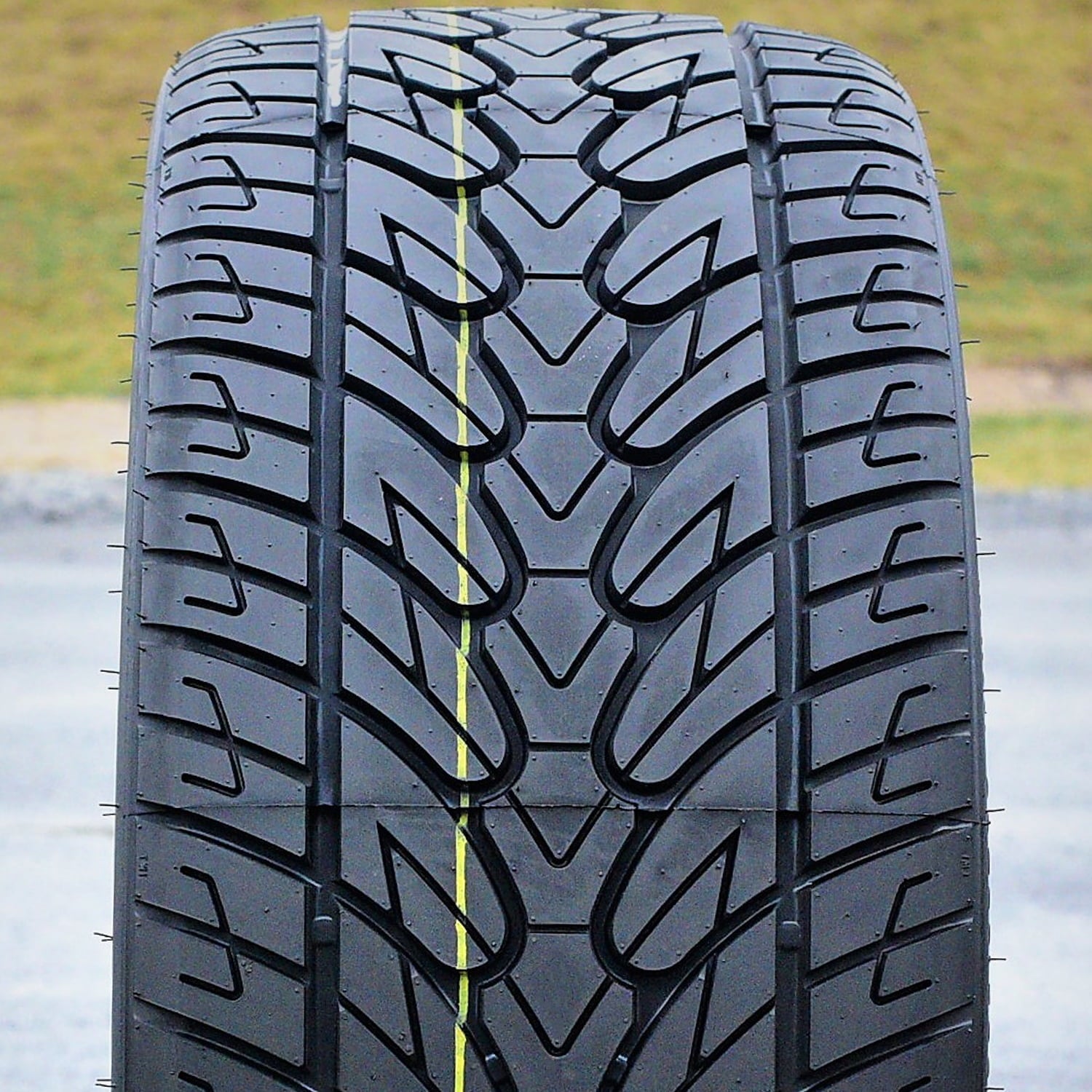 Set of 4 Fullway HS266 305/35R24 112V XL Performance a/s All Season Tires