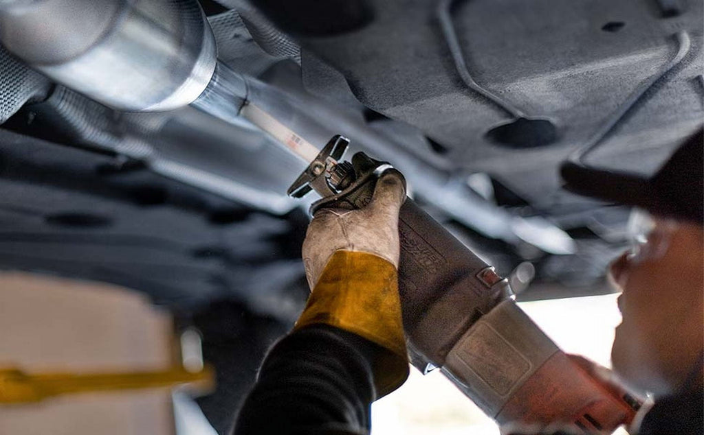 MagnaFlow 447206 2.50in. Universal California OBDII Catalytic Converter Fits select: 1996-2003 FORD F150, 2001-2003 FORD EXPLORER