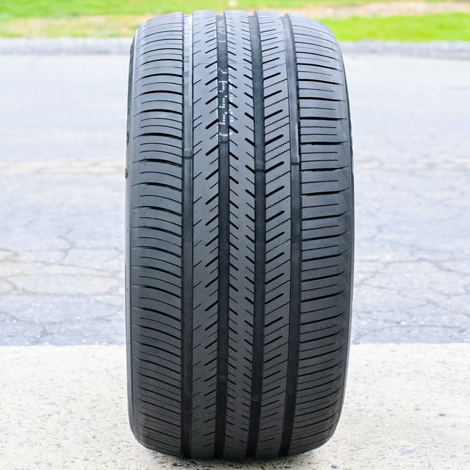 Set of 4 (FOUR) Atlas Force UHP 245/45R20 ZR 103Y XL A/S High Performance All Season Tires Fits: 2005-10 Chrysler 300 C SRT8, 2006-10 Dodge Charger SRT8